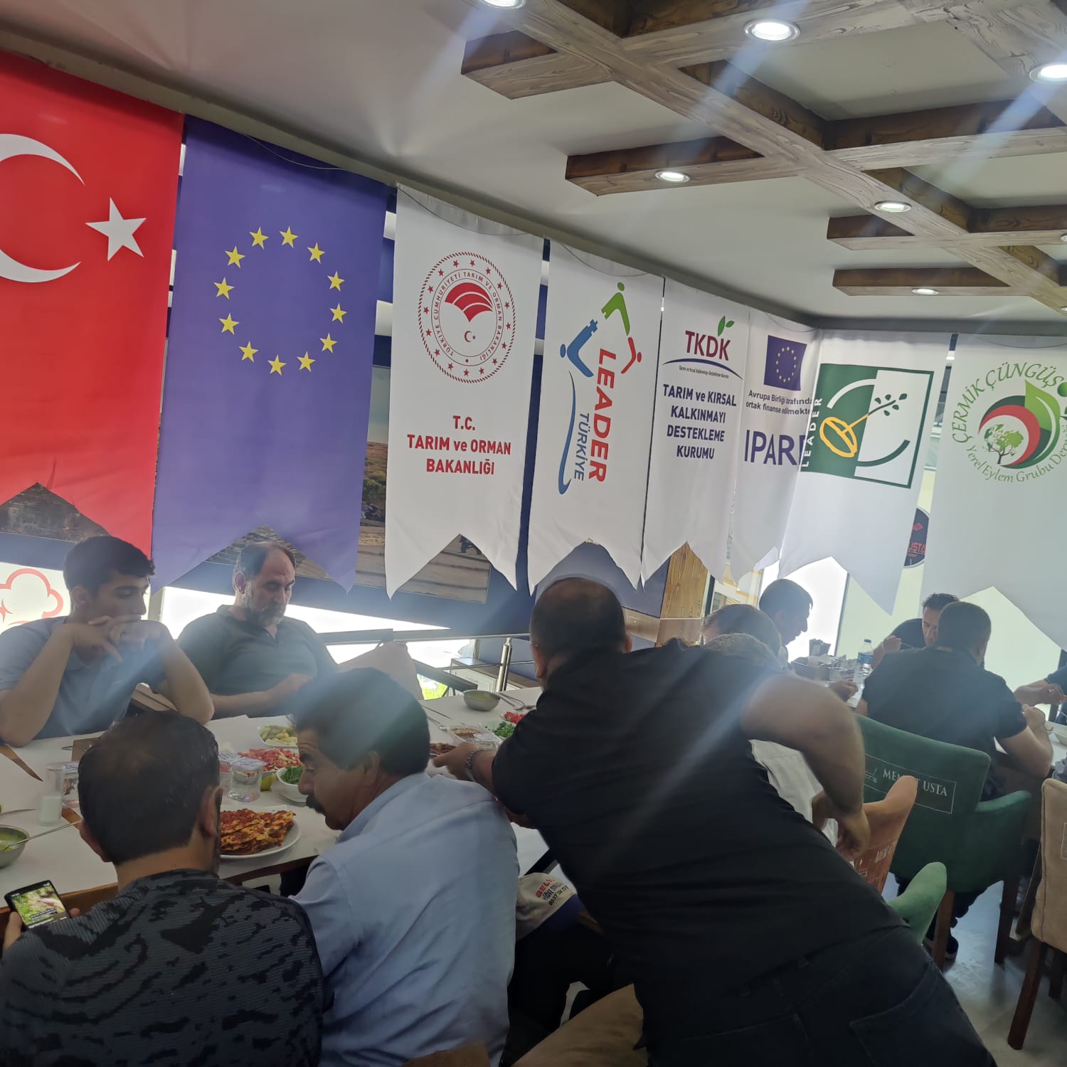 FAALİYET 1.5. YEG üyelerinin/yönetiminin iş birliği içinde kısa tedarik zinciri/yerel ürünlerin pazarlanması/kaliteli ürünler için eğitilmesi  20-50 kişilik